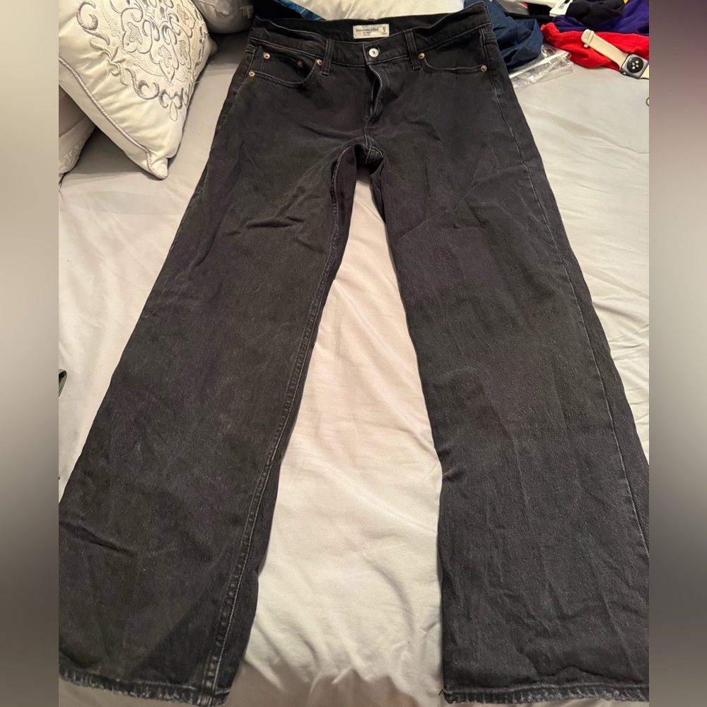 Abercrombie & Fitch Curve Love Low Rise Baggy Jeans